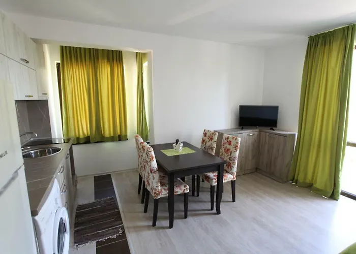 Апартхотел Salena 4*